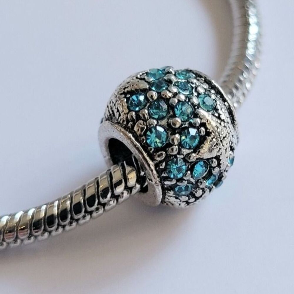 NWT For Pandora Charm Bracelet Luminescent Blue Rhinestones And Silver Starfish - Picture 1 of 3